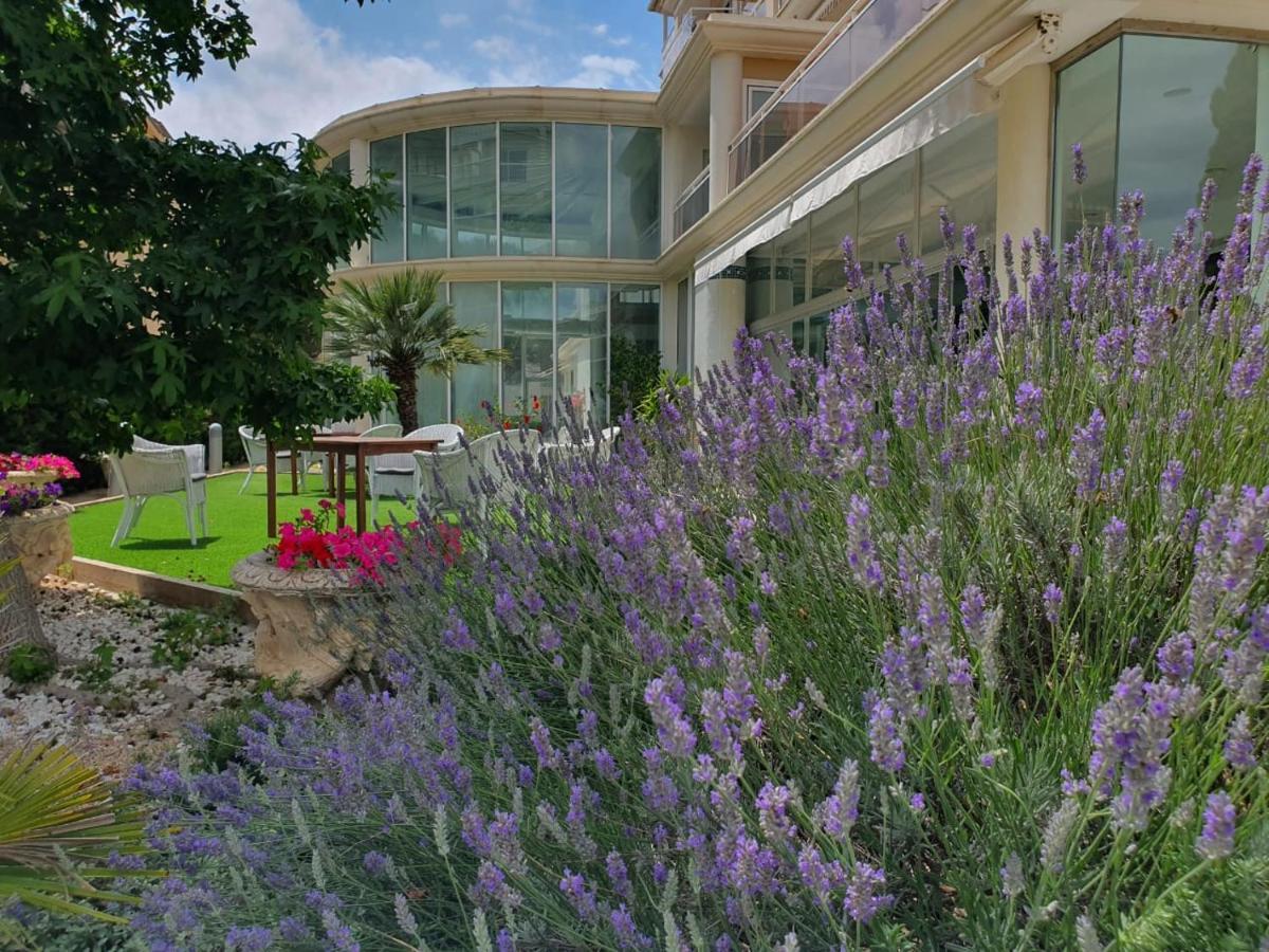 Hotel & Apartaments Thalassa Sport & Spa Roses Buitenkant foto