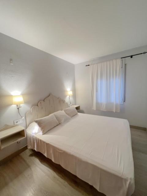 Hotel & Apartaments Thalassa Sport & Spa Roses Buitenkant foto
